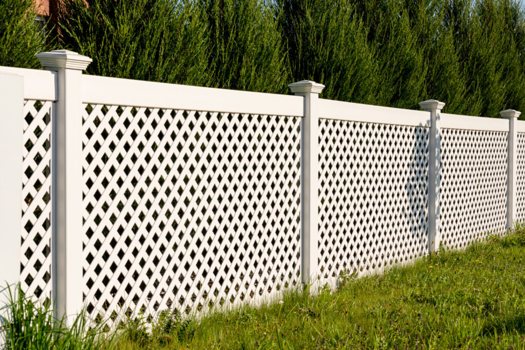 vinyl fencing